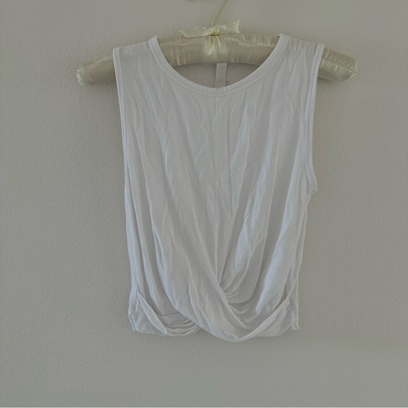 ALO Yoga white cropped top size xs - Picture 2 of 6